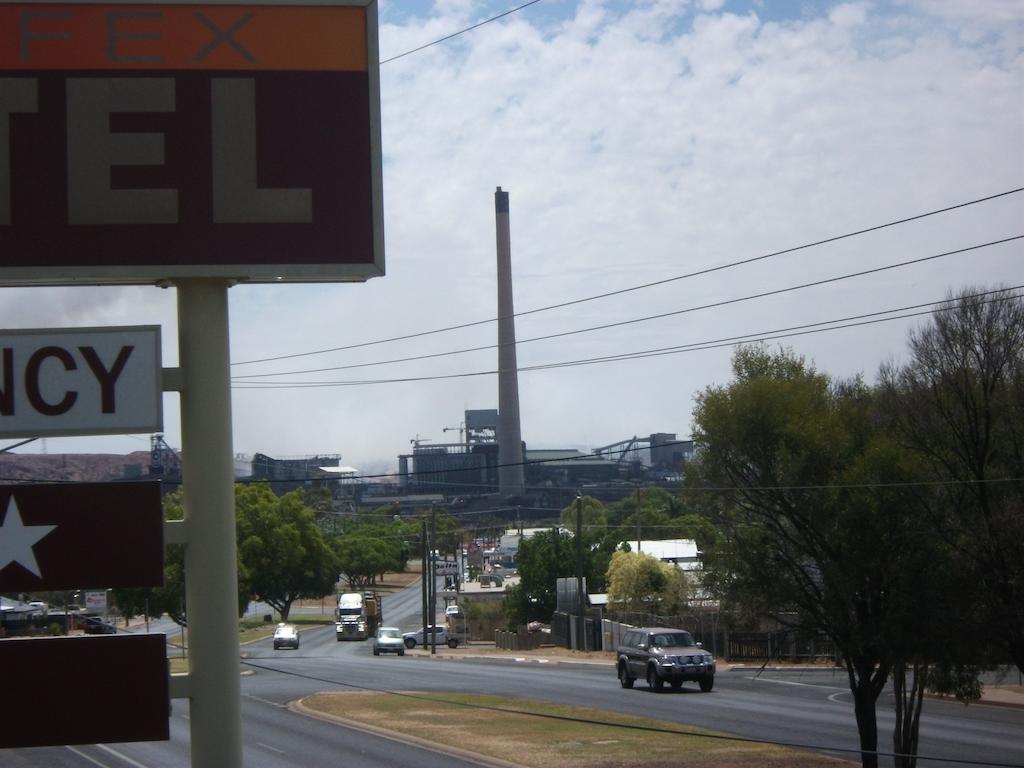Spinifex Motel And Serviced Apartments Mount Isa Exteriér fotografie