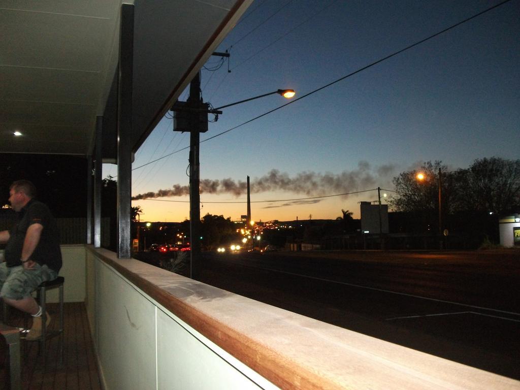 Spinifex Motel And Serviced Apartments Mount Isa Exteriér fotografie